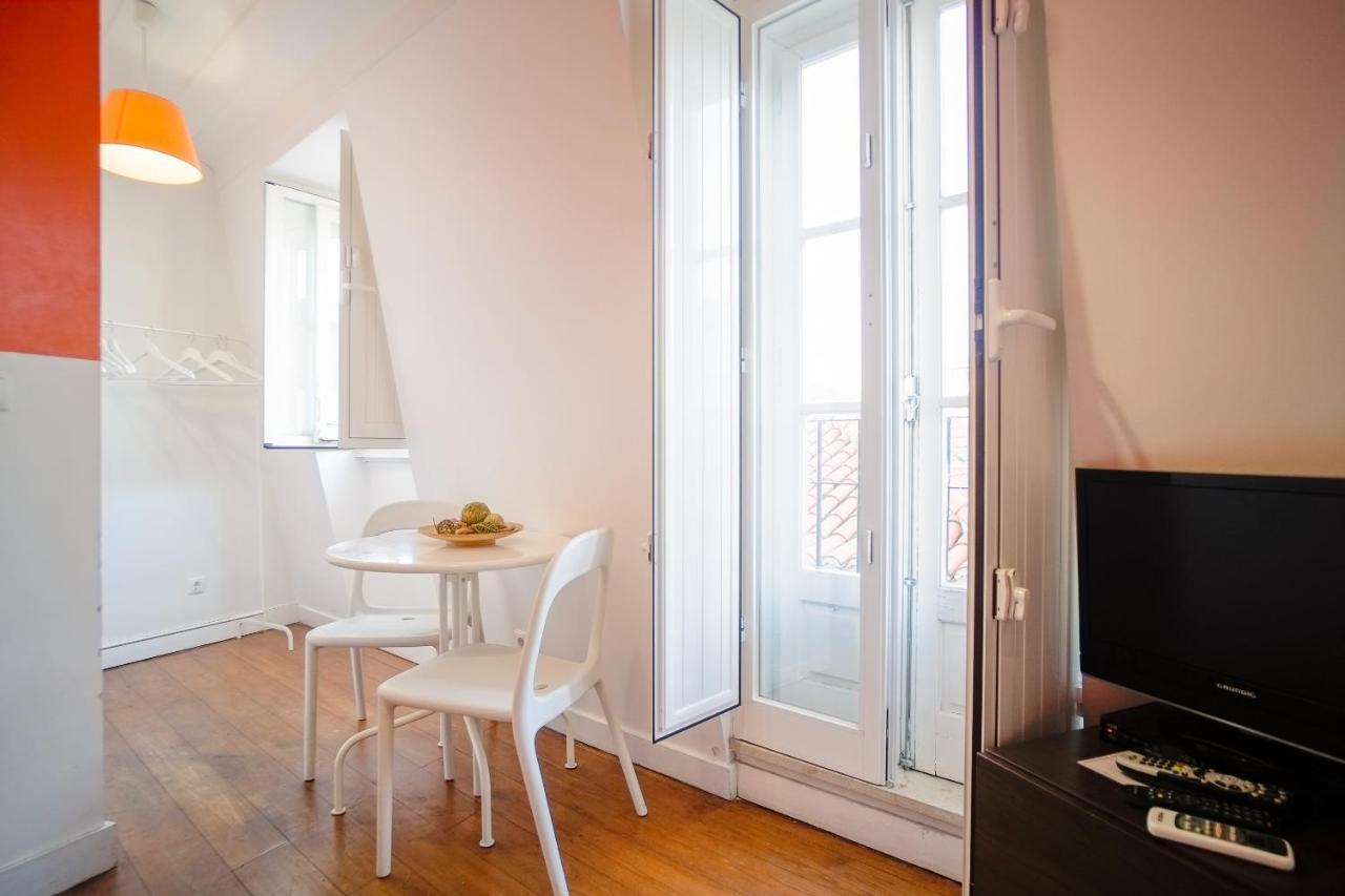 Lisbon Alfama S. Pedro Typical Apartment Exterior photo